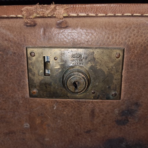 142 - An antique 1890s shotgun ammunition hunting leather case.
