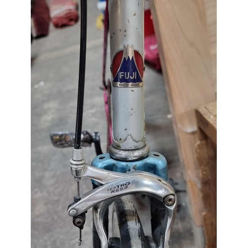 916 - Star Lot : An excellent vintage Japanese made Fuji Supreme road racing bicycle, these look to be abo... 