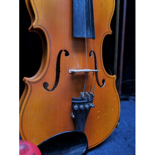 995 - A Swedish made Prim E (mi ) Precision-String violin in medium tone. In original carry case