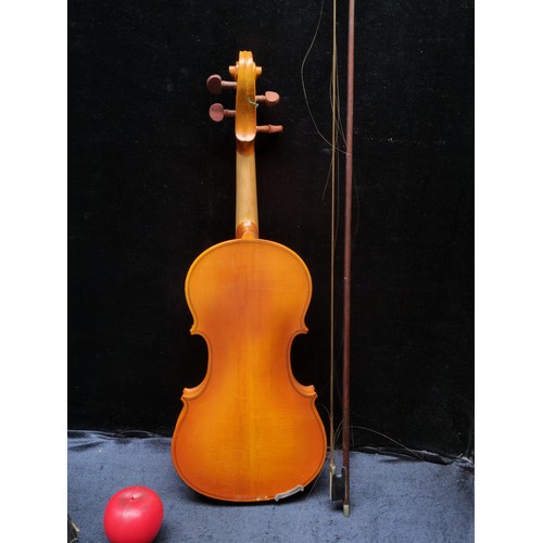 995 - A Swedish made Prim E (mi ) Precision-String violin in medium tone. In original carry case