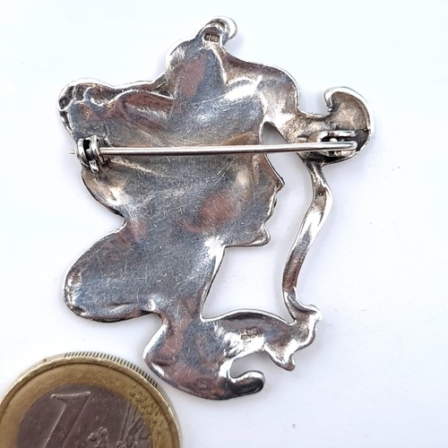 958 - A very nice example of an Art Nouveau lady in profile silver brooch. Dimensions - 4.5 x 3 cms. Weigh... 