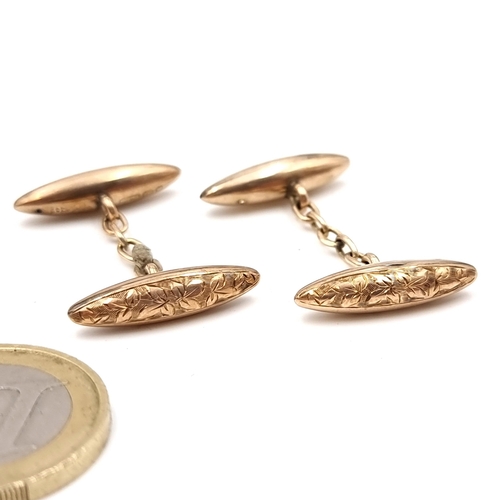 27 - A pair of antique 9ct gold chain link cuff links with attractive incised detailing. Total weight - 3... 