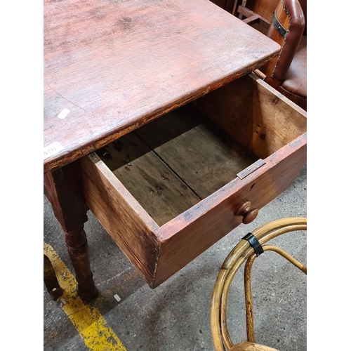 476 - A fantastic antique late 19th century wooden haberdashery table with single deep drawer, featuring t... 