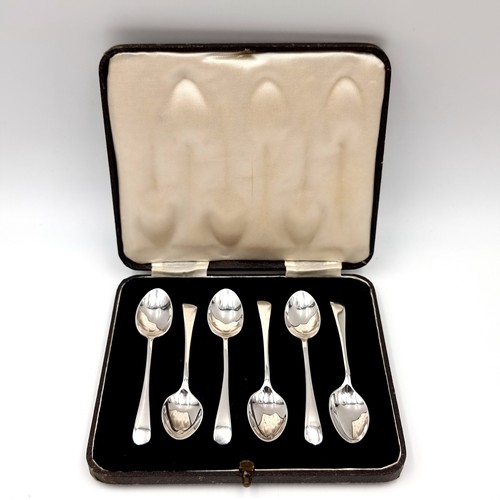 602 - A set of six sterling silver teaspoons hallmarked Sheffield - 1933. Length - 9 cms. Total weight of ... 