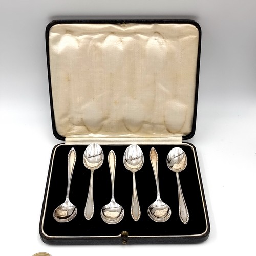 606 - A set of six sterling silver teaspoons hallmarked Birmingham - 1932. Total weight of spoons - 60.84 ... 