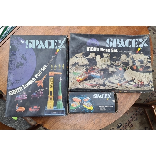 788 - A fabulous selection of vintage Space X children's toys. Includes vintage SpaceX toy playsets: Earth... 