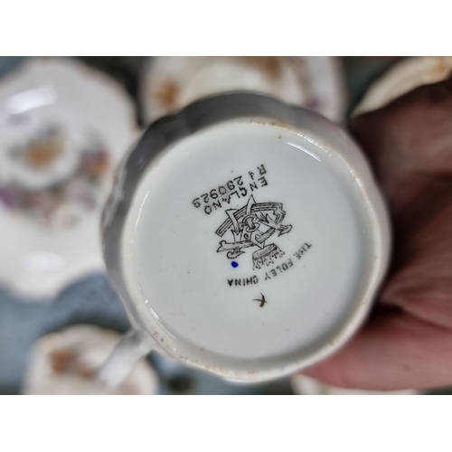 843 - A mixed lot of Royal antique commemorative ware Including a 20 Fine Bone China pieces including some... 