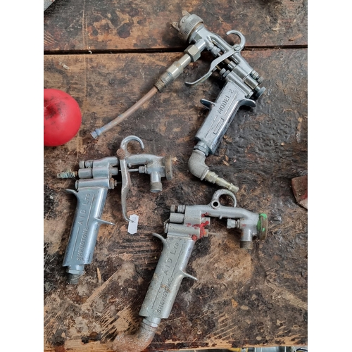 906 - Three vintage Shenstone air spray paint guns. Quality pieces.