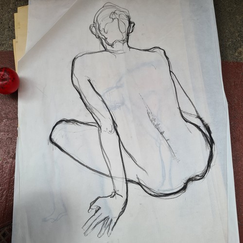 326 - A wonderful collection of original  Elizabeth Bonar (Irish b.1942 - d.2021) life drawing studies usi... 