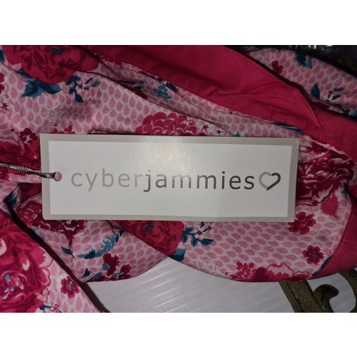 319 - A pair of brand new with tags, set of super sweet ladies Cyberjammies matching robe and night dress ... 