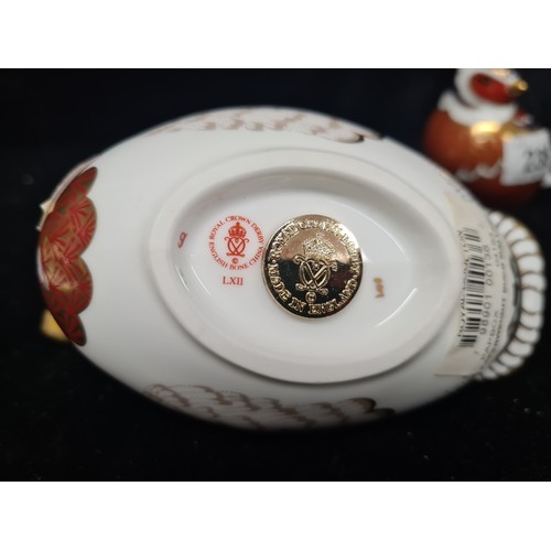 238 - A charming Royal Crown Derby fine bone China paperweight in the form of a Mallard Duck. Fab gilt gol... 