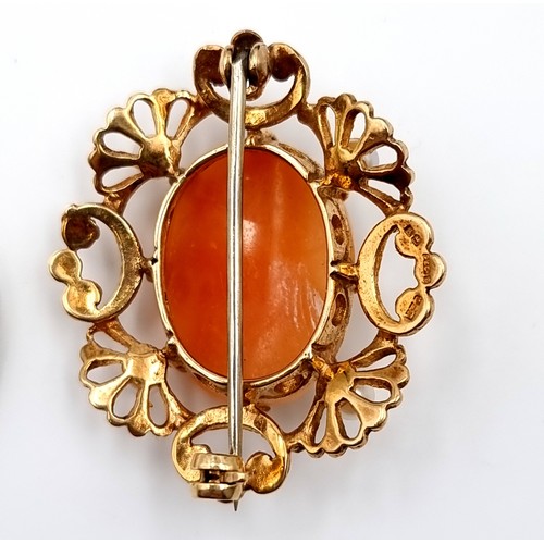 4 - A very pretty nine carat gold cameo brooch set with pearl accents. Dimensions: 3.5 x 2.5 cms. Total ... 