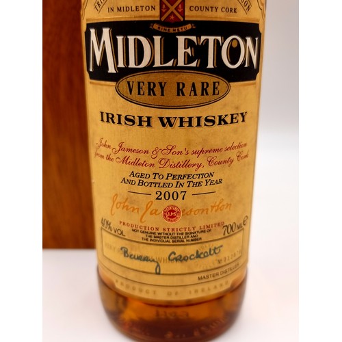 543 - Super Star Lot : A sealed 700CL bottle of Midleton Very Rare Irish Whiskey. Year - 2007. Signed by M... 