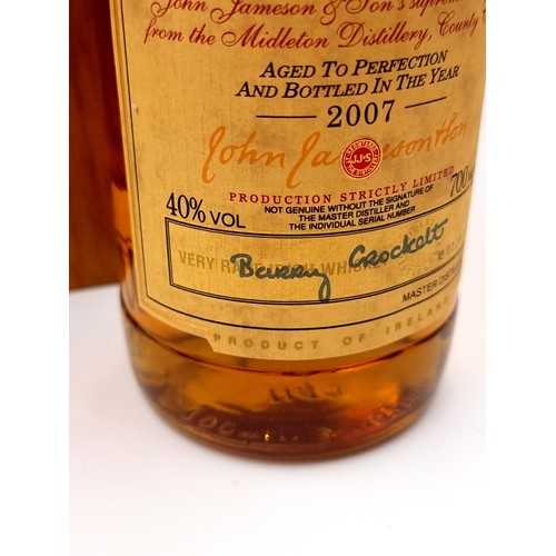 543 - Super Star Lot : A sealed 700CL bottle of Midleton Very Rare Irish Whiskey. Year - 2007. Signed by M... 