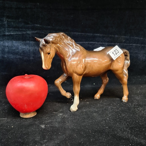 123 - A charming Beswick bay colour mare in a gloss finish. In excellent condition and stamped Beswick Eng... 