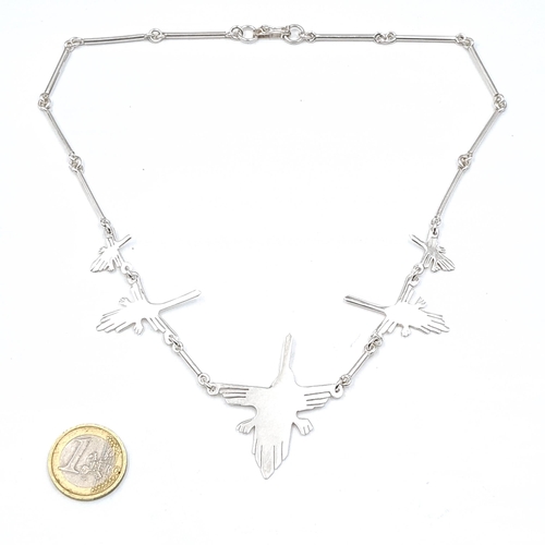 959 - A sterling silver graduated necklace. Length of necklace - 40 cms. Weight - 20.24 grams.