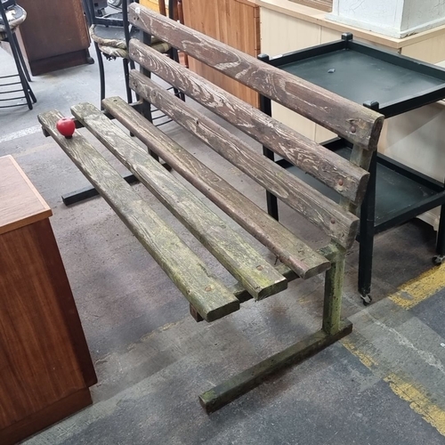 972 - Wooden slat bench with metal frame, vintage design. Perfect for outdoor or garden use.