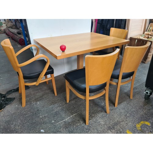 994 - Star Lot : A Lovely very clean Italian Designer table and chairs by Pedralia including a contemporar... 