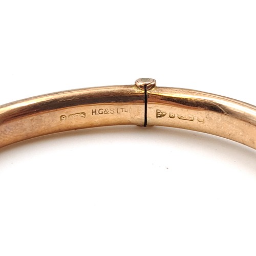 42 - Star Lot : A nine carat gold (375) bracelet. Weight - 7.21 grams.