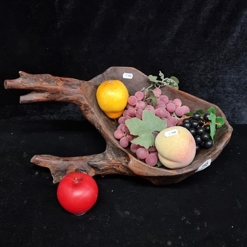 258 - A very handsome hand carved wooden fruit bowl. You can get your 5 day through your eyes.