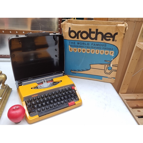 304 - Star Lot: A beautiful 'World Famous Precision Built Brother Deluxe 50TR typewriter in a beautiful de... 