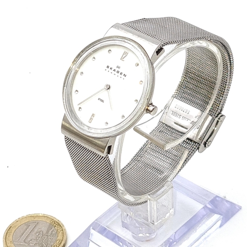 609 - A Skagen of Denmark wristwatch with associated mesh bracelet. Had a few Skagen's greta watches, very... 