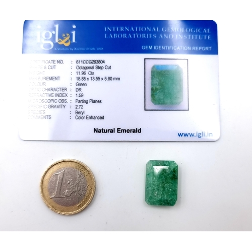 912 - A lovey certified IGLI Natural Emerald Green octagonal Step Cut.
Weight: 11.96cts. Would look fabulo... 