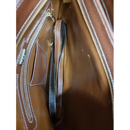 270 - A fab Pierre Cardin Paris ladies brown leather hand bag. In lovely condition. €380 RRP.