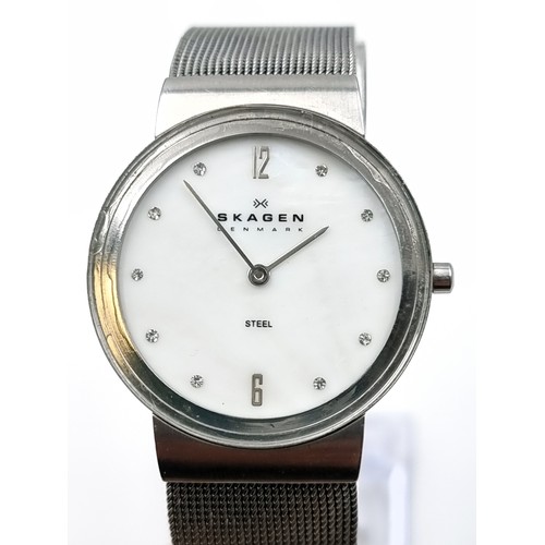 609 - A Skagen of Denmark wristwatch with associated mesh bracelet. Had a few Skagen's greta watches, very... 