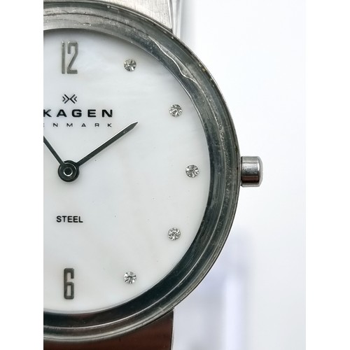 609 - A Skagen of Denmark wristwatch with associated mesh bracelet. Had a few Skagen's greta watches, very... 