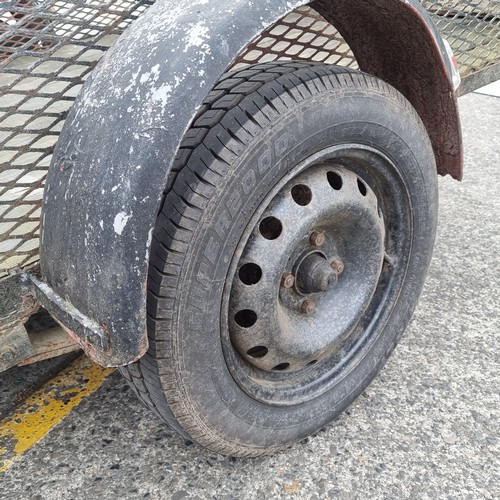 1170 - Star Lot : An excellent wheeled metal trailer to attach onto car / truck or any vehicle via tow bar.... 