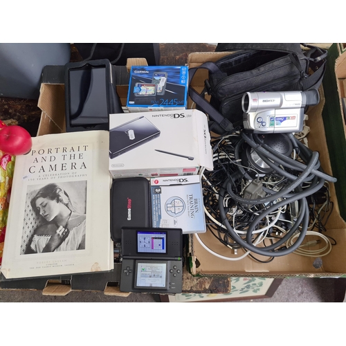 1190 - A very interesting job lot including a Ninetendo DS, an ASUS tablet, a Samsung VP-L770 8mm camcorder... 