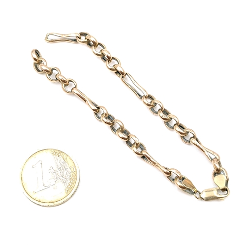 1205 - Star lot : A very pretty nine carat gold stamped 375 chain link bracelet. One link in need of small ... 