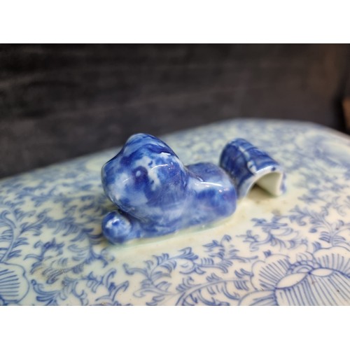 136 - A gorgeous large vintage porcelain tureen with lid featuring decoration in underglaze blue floral mo... 