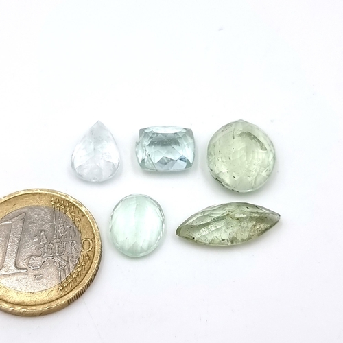 60 - A collection of five assorted facet cut beautiful natural aquamarine gemstones. Total weight - 30 ca... 