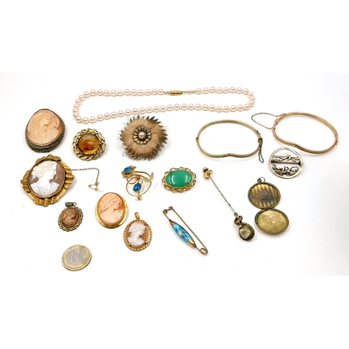 545 - An interesting collection of jewellery consisting of five cameo brooches - pins intact. Together wit... 