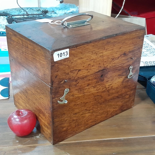 1013 - A lovely vintage wooden medical case from Fannin & Co Grafton St., Dublin.