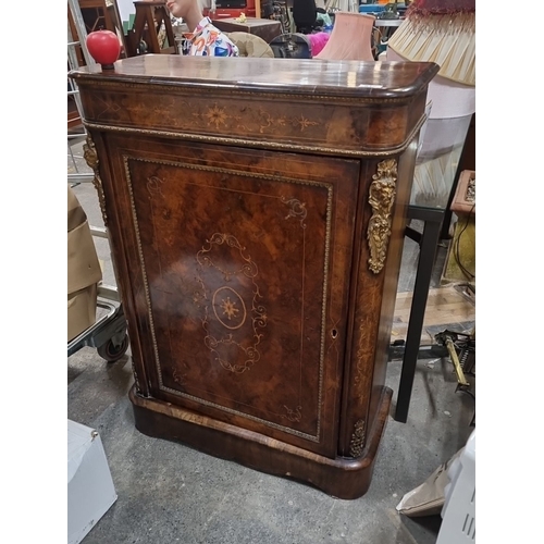 812 - Star lot : Victorian burl walnut inlaid credenza with intricate marquetry design, featuring ornate g... 