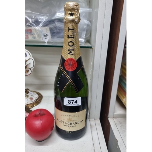 874 - A Moët & Chandon Impérial Brut Champagne, 750ml bottle.