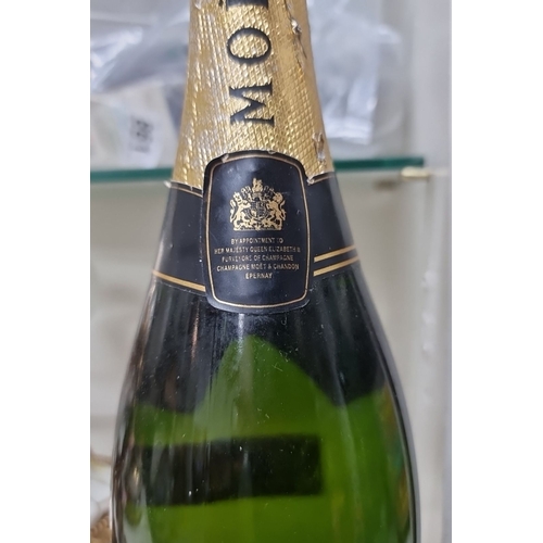 874 - A Moët & Chandon Impérial Brut Champagne, 750ml bottle.