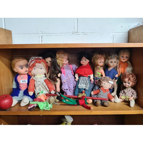 931 - A large selection of vintage children's dolls. Inc porcelain and rag dolls. great selection. The Fol... 