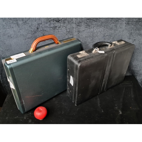 941 - Two excellent high quality men's briefcases. Including a hard shell Samsonite example.