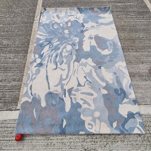 359 - A fabulous vibrant rug featuring an abstract design with a relaxing blue toned colour palette.
MM: 1... 