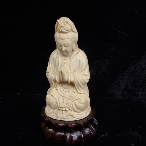 230 - Star lot..A wonderful antique bone carving of a Chinese Guanyin (Maternal Goddess). Highly detailed ... 