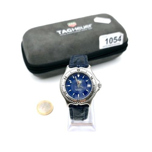 1054 - Star Lot: A superb TAG Heuer Swiss made mens wrist watch - Automatic, sapphire crystal and stainless... 