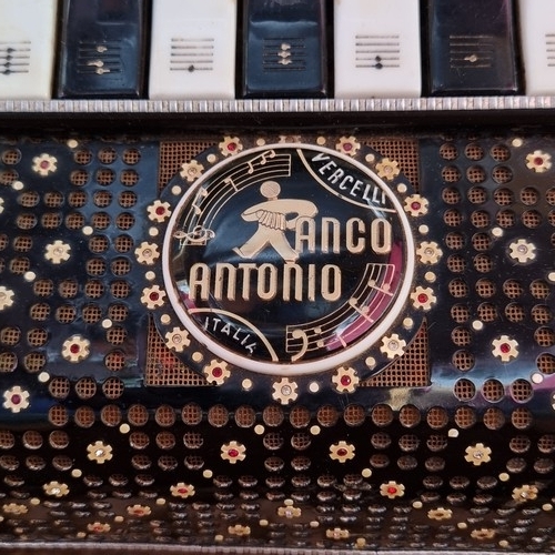 417 - Super Star Lot: A unique Ranco Antonio Supervox 120 Bass Accordion with lined hard carry case. This ... 