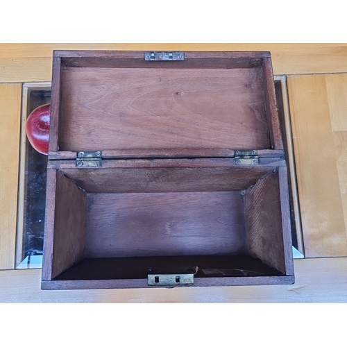 412 - Star Lot : A Georgian Antique wooden box with dovetail joints and brass lock mechanism.