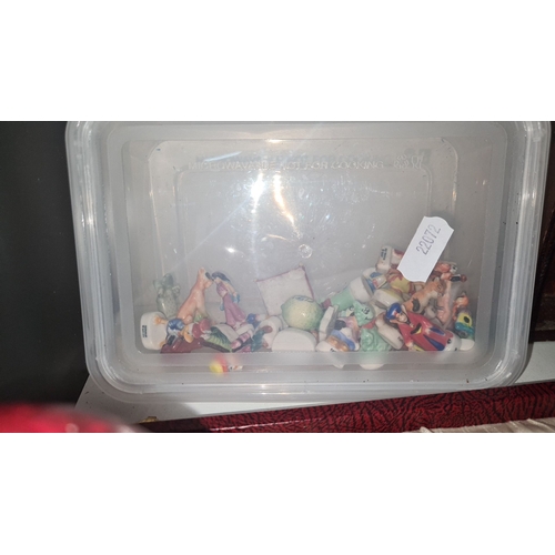 441 - Collection includes wooden house shelf, assorted miniatures in a plastic container, large serving sp... 