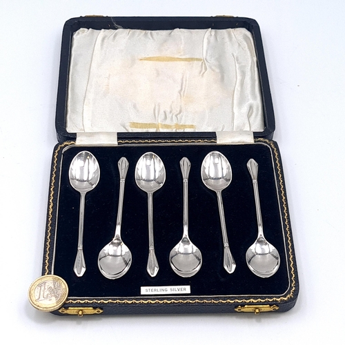 32 - A nicely presented set of six coffee spoons set in sterling silver. Hallmarked Birmingham. Dimension... 