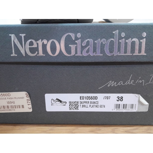 644 - A pair of brand new Nero Giardini Skipper Bianco sneakers, size 38, white with platinum trim. Made i... 